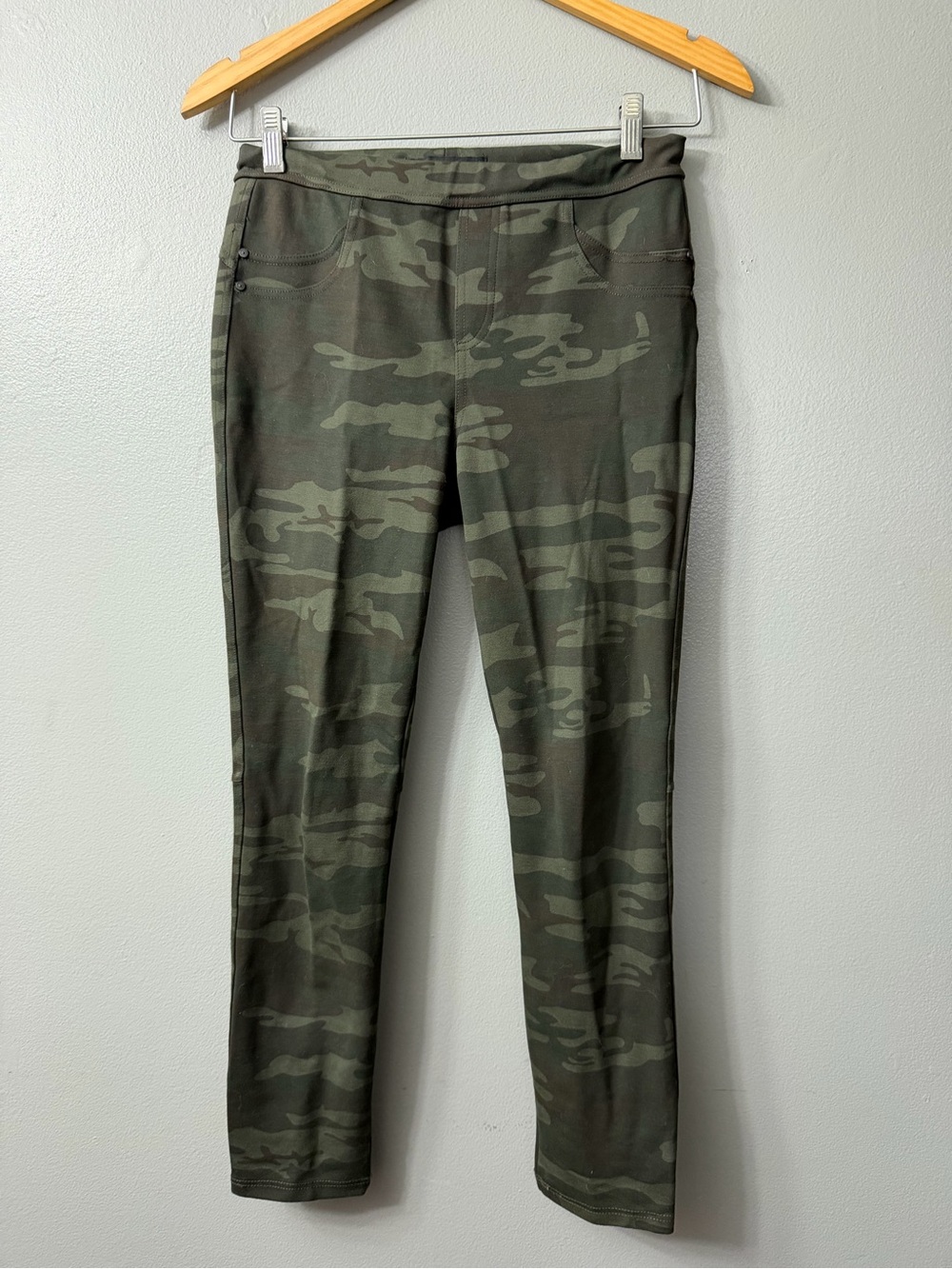 Sanctuary Anthropologie Camouflage Leggings. Size Medium.